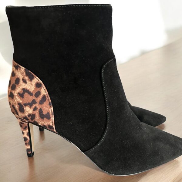 Violet & Red Quintin Black and Leopard Suede Heeled Booties Sz 8 1/2