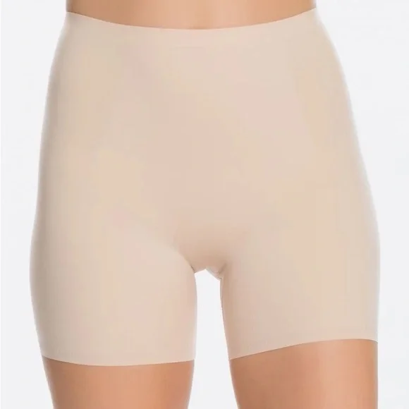"Hey Girl" brand seamless shaping shorts. Beige L